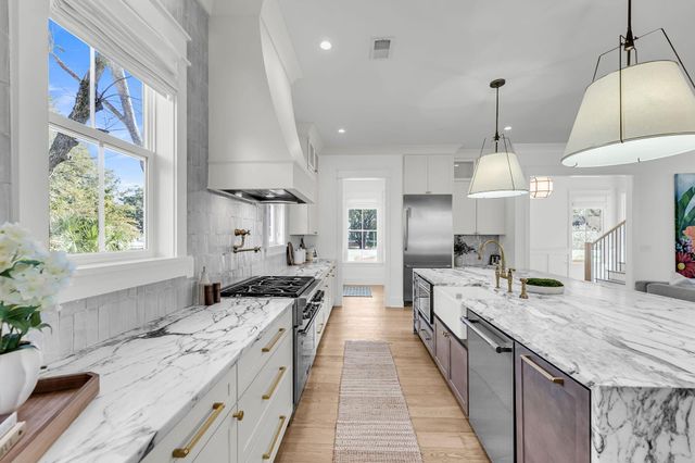 546 Center Street, Mount Pleasant, SC 29464