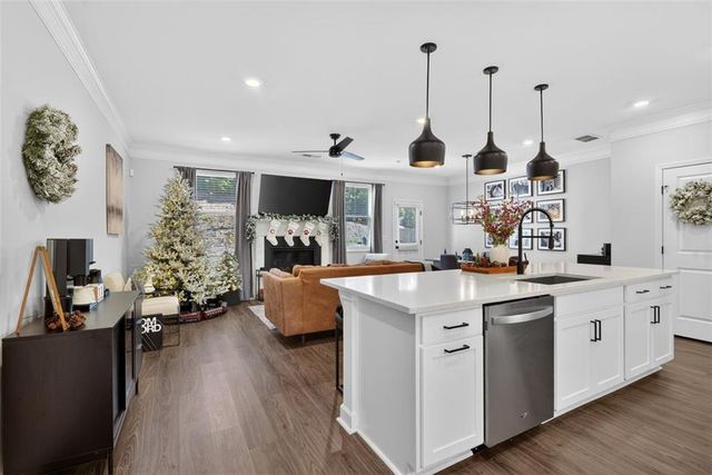 2995 EDGEMONT SW Lane, Marietta, GA 30008