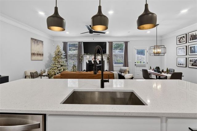 2995 EDGEMONT SW Lane, Marietta, GA 30008