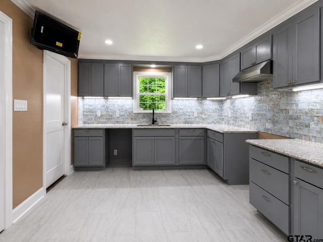 2216 N Ross, Tyler, TX 75702
