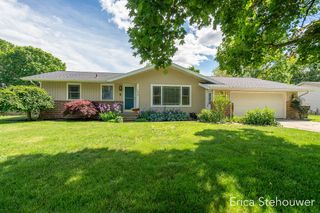 146 Sunnyview Drive, Grandville, MI 49418