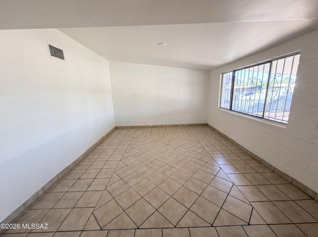 1133 W Edgewater Drive, Tucson, AZ 85704