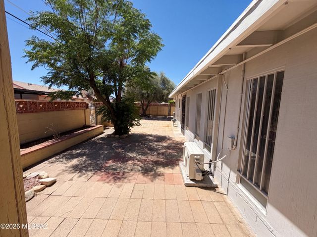 1133 W Edgewater Drive, Tucson, AZ 85704
