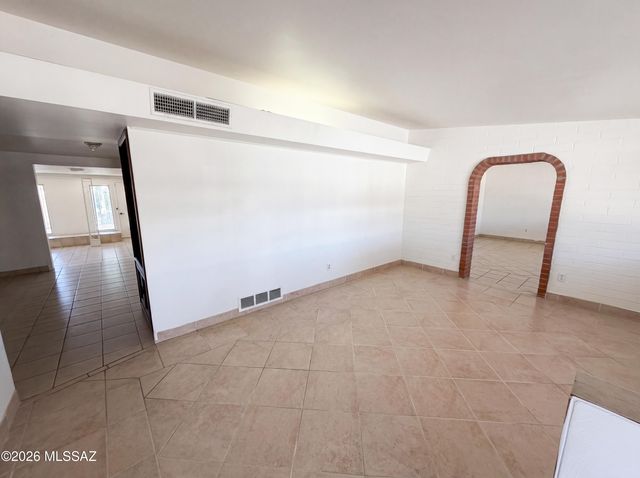 1133 W Edgewater Drive, Tucson, AZ 85704