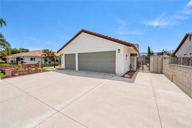14815 Hibiscus, Fontana, CA 92335