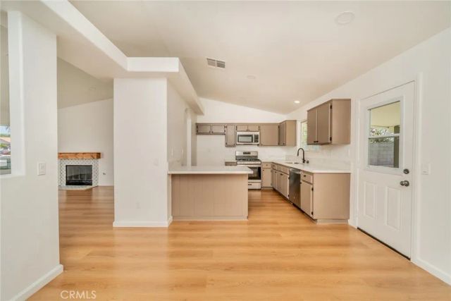 14815 Hibiscus, Fontana, CA 92335