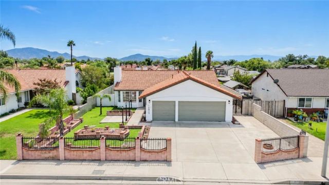 14815 Hibiscus, Fontana, CA 92335