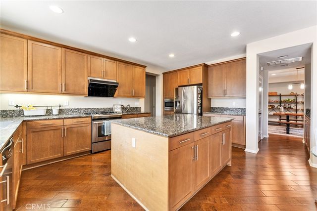7252 Berry Creek Street, Eastvale, CA 92880