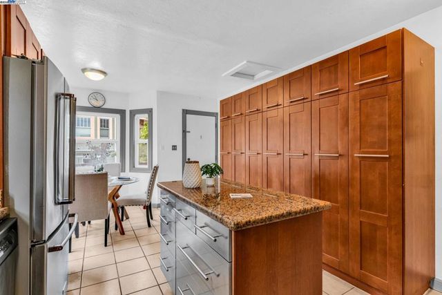 1128 Delaware St, Berkeley, CA 94702