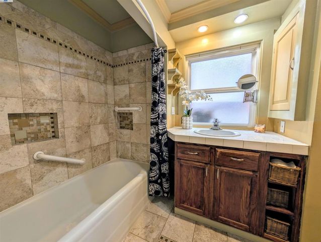 1128 Delaware St, Berkeley, CA 94702