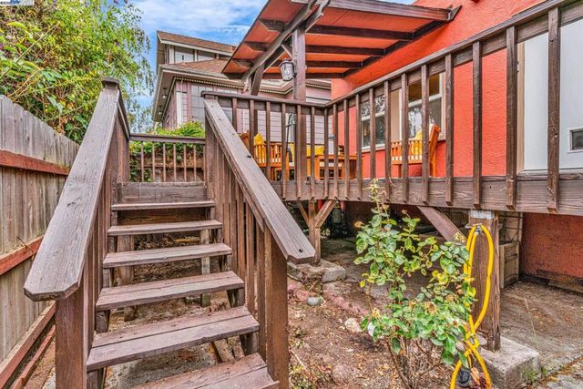 1128 Delaware St, Berkeley, CA 94702