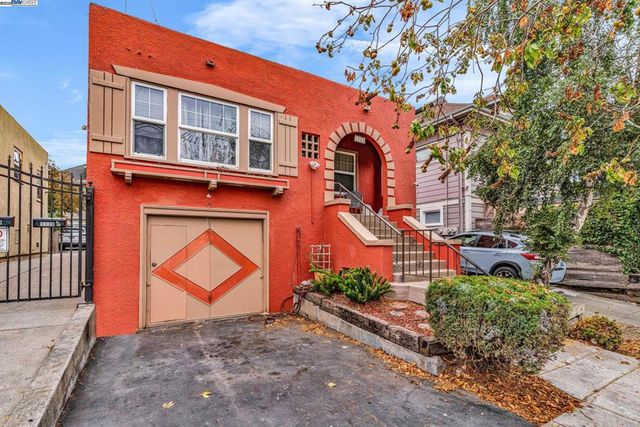 1128 Delaware St, Berkeley, CA 94702