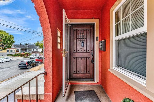 1128 Delaware St, Berkeley, CA 94702