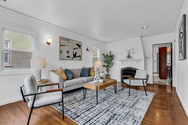 1128 Delaware St, Berkeley, CA 94702