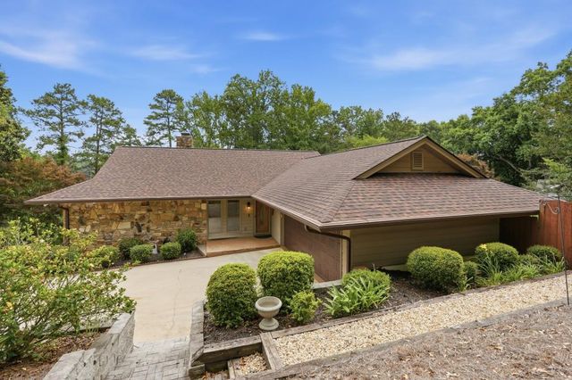 1052 Lakemont Drive, Gainesville, GA 30501