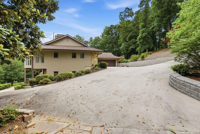 1052 Lakemont Drive, Gainesville, GA 30501