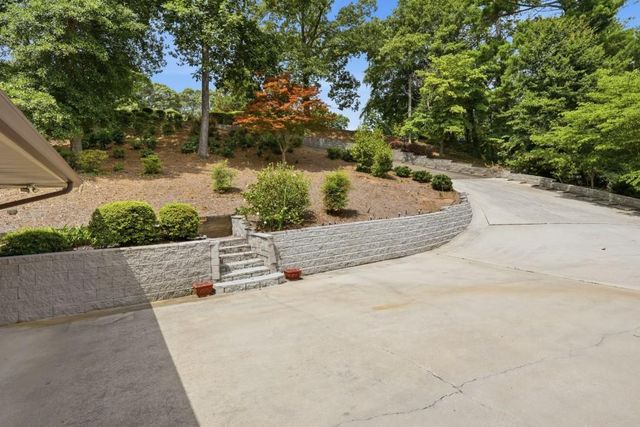 1052 Lakemont Drive, Gainesville, GA 30501