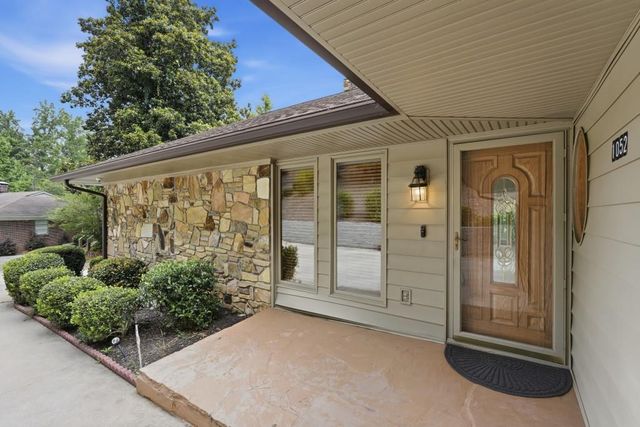 1052 Lakemont Drive, Gainesville, GA 30501