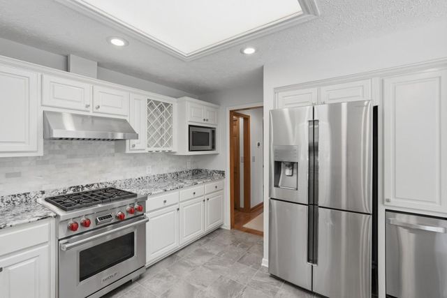 1052 Lakemont Drive, Gainesville, GA 30501