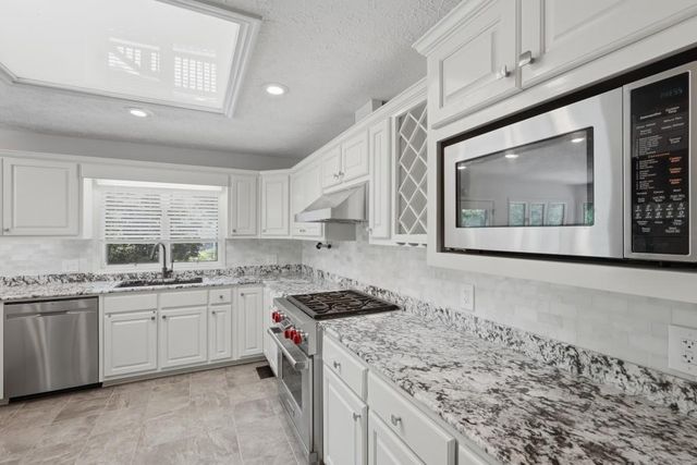 1052 Lakemont Drive, Gainesville, GA 30501