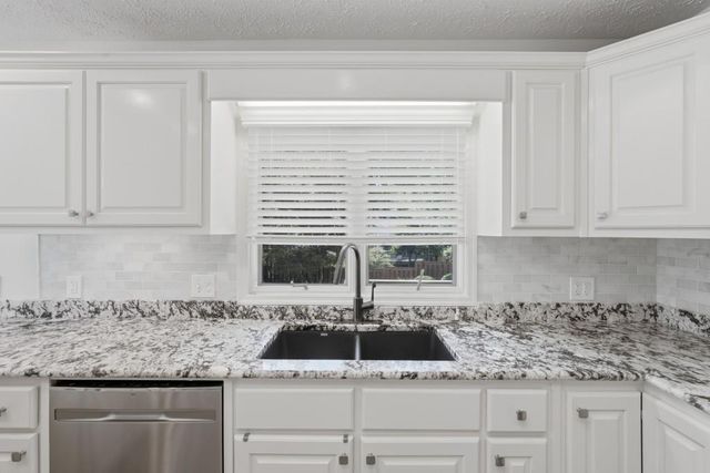 1052 Lakemont Drive, Gainesville, GA 30501