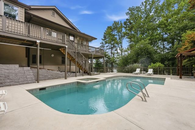 1052 Lakemont Drive, Gainesville, GA 30501