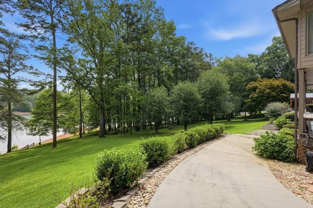 1052 Lakemont Drive, Gainesville, GA 30501