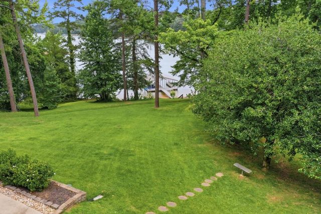 1052 Lakemont Drive, Gainesville, GA 30501