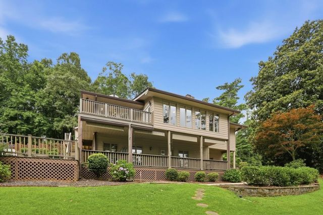 1052 Lakemont Drive, Gainesville, GA 30501