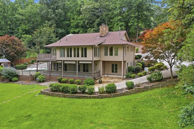 1052 Lakemont Drive, Gainesville, GA 30501