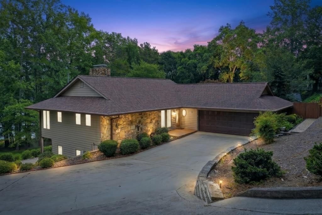 1052 Lakemont Drive, Gainesville, GA 30501
