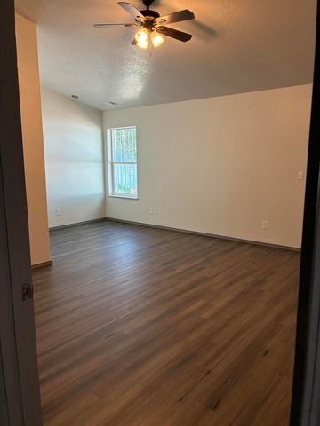 7515 Isleta Boulevard SW, Albuquerque, NM 87105