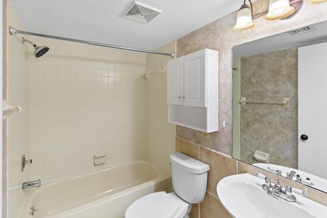 12962 Briarlake Drive 103, Palm Beach Gardens, FL 33418