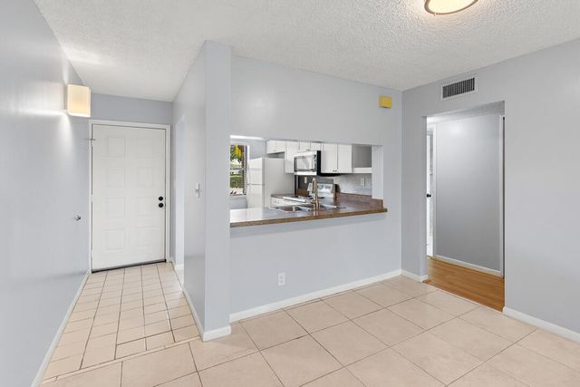 12962 Briarlake Drive 103, Palm Beach Gardens, FL 33418