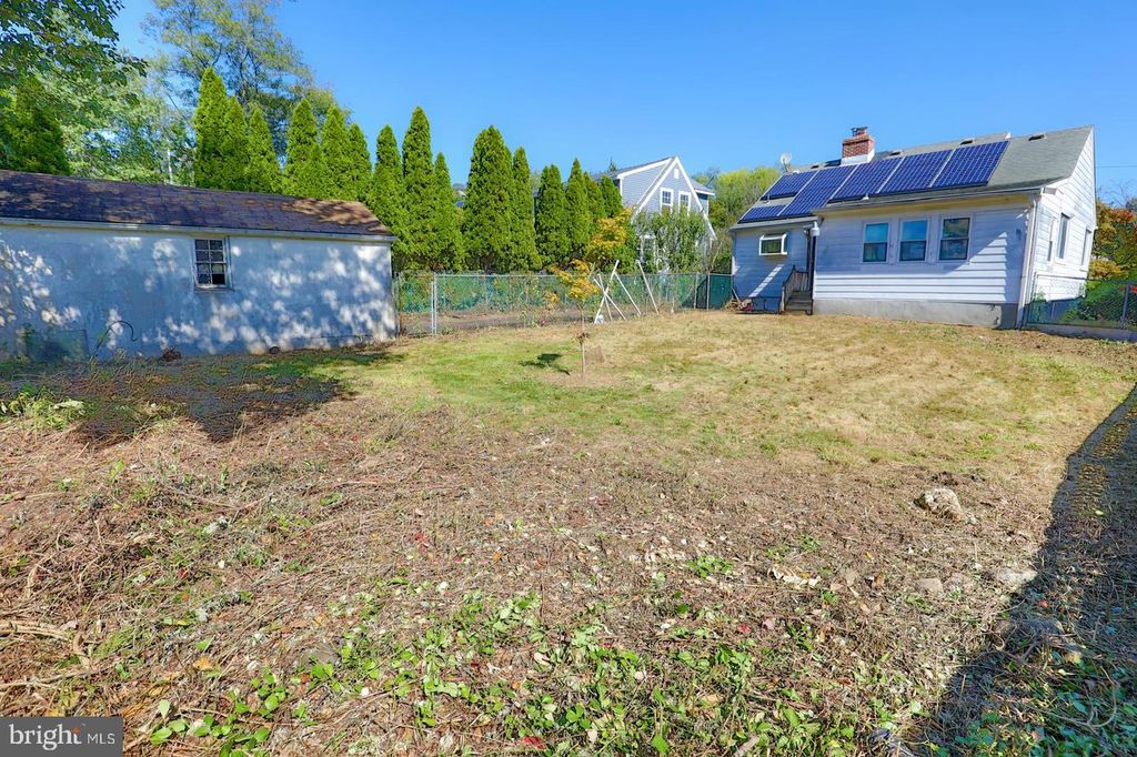 6 HIGHLAND ST, Green Brook, NJ 08812