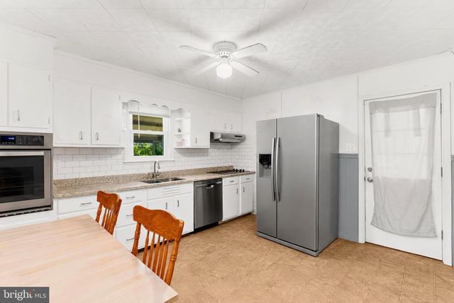 212 LAKE RD, Pasadena, MD 21122