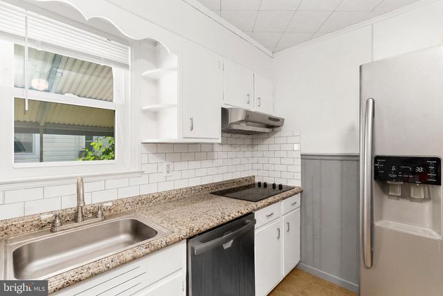 212 LAKE RD, Pasadena, MD 21122
