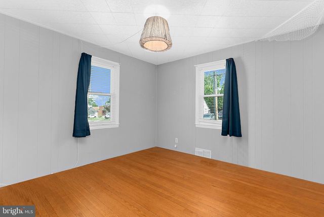 212 LAKE RD, Pasadena, MD 21122