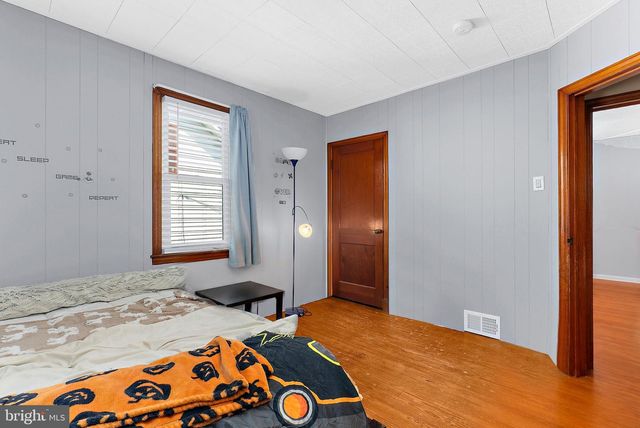 212 LAKE RD, Pasadena, MD 21122