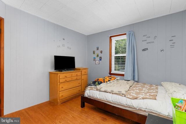 212 LAKE RD, Pasadena, MD 21122