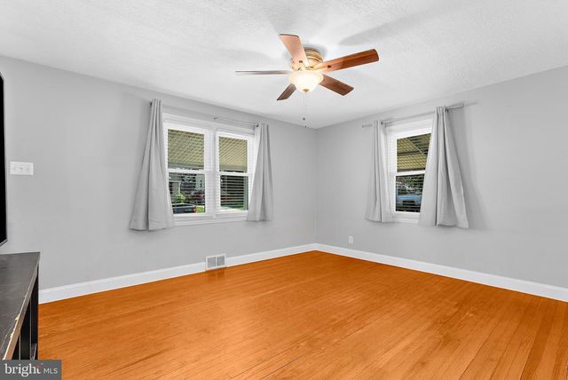 212 LAKE RD, Pasadena, MD 21122