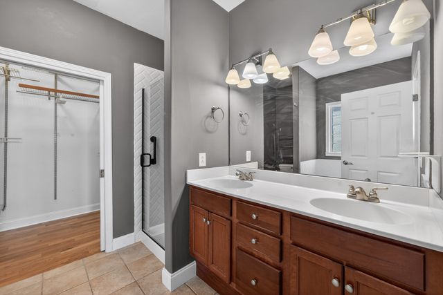 1725 6th Ave, N, Nashville, TN 37208