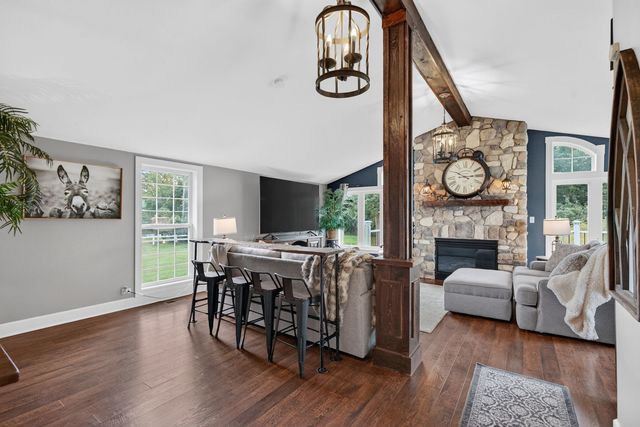 24608 S 88th Avenue, Frankfort, IL 60423