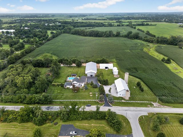 24608 S 88th Avenue, Frankfort, IL 60423
