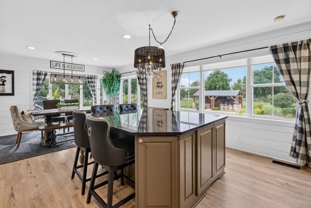 24608 S 88th Avenue, Frankfort, IL 60423