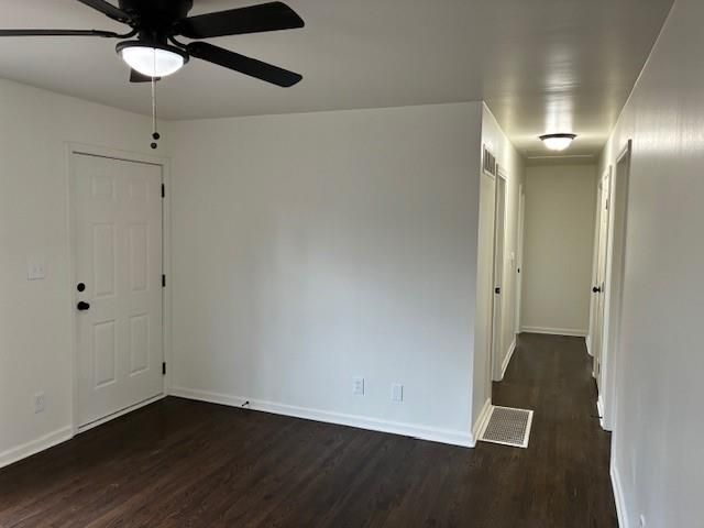 1611 Queens Ridge Way, Independence, MO 64050