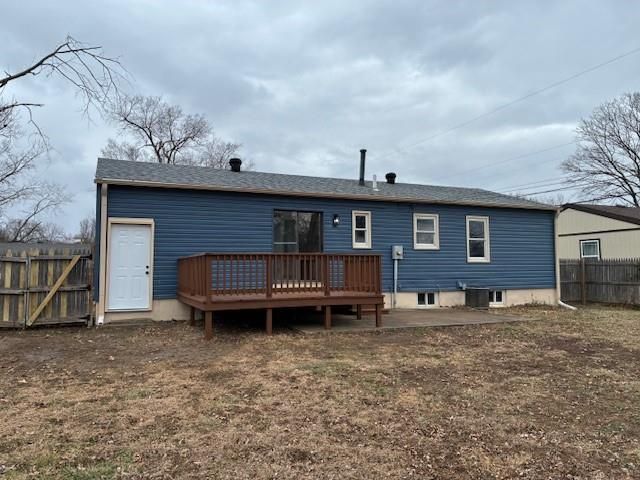 1611 Queens Ridge Way, Independence, MO 64050