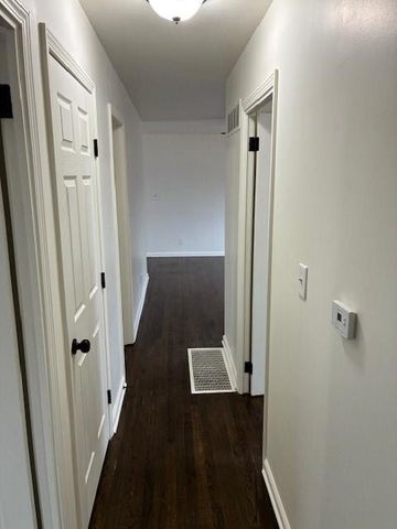 1611 Queens Ridge Way, Independence, MO 64050