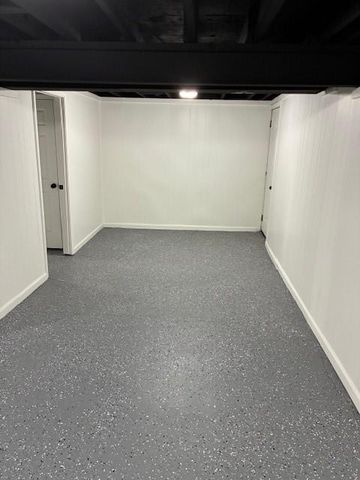 1611 Queens Ridge Way, Independence, MO 64050