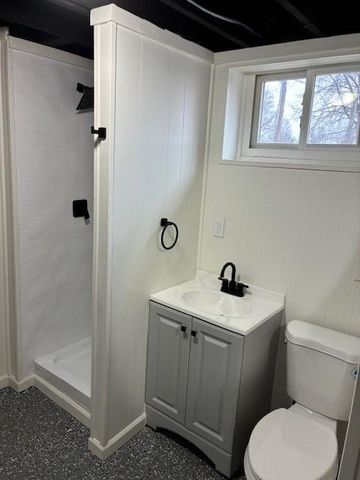 1611 Queens Ridge Way, Independence, MO 64050